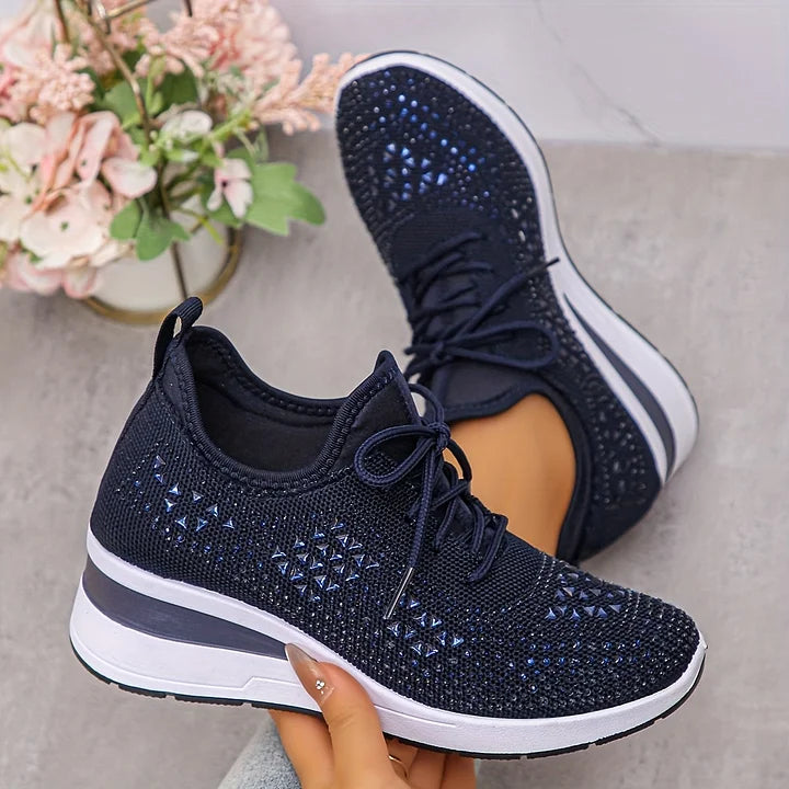 Lilia - Rhinstenbesatte kilehælede sneakers