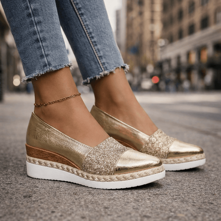 Kirsty - Funklende kilehælede sneakers
