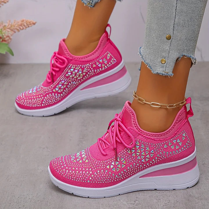 Lilia - Rhinstenbesatte kilehælede sneakers