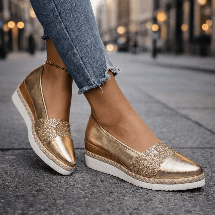 Kirsty - Funklende kilehælede sneakers