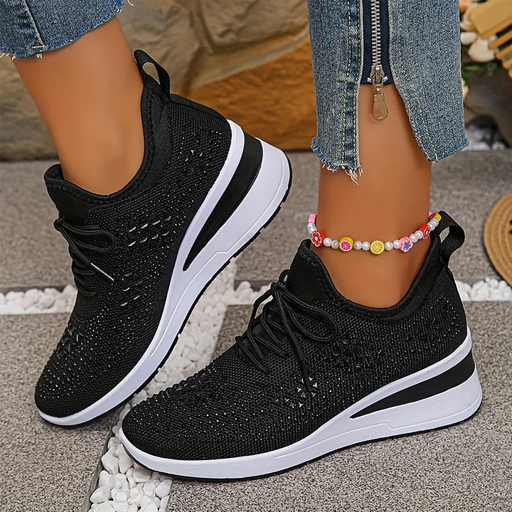 Lilia - Rhinstenbesatte kilehælede sneakers