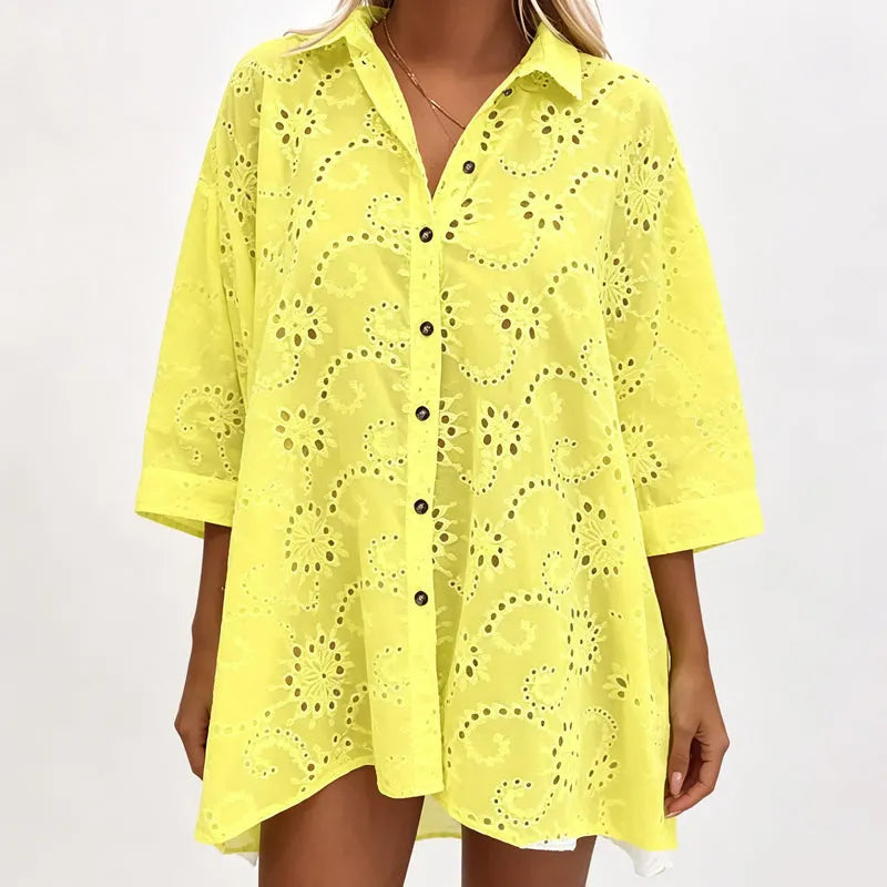 Amarielle - let broderet kjole med knapper foran