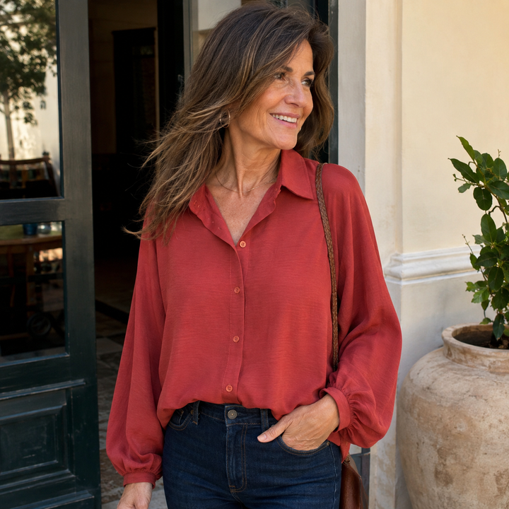 Adorina - letfaldende bluse