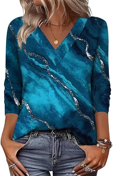 Arianwen - Blød bluse med V-udskæring og print