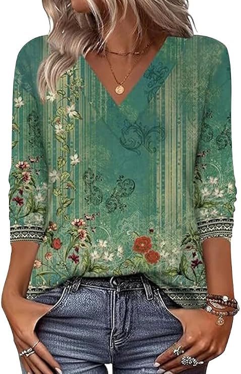 Arianwen - Blød bluse med V-udskæring og print