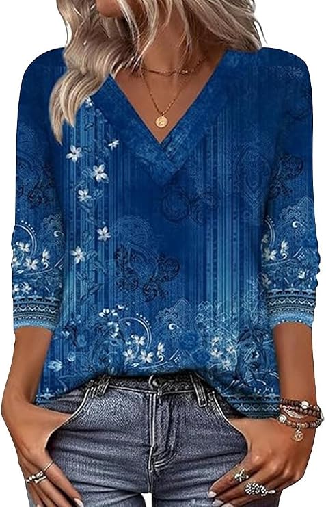 Arianwen - Blød bluse med V-udskæring og print