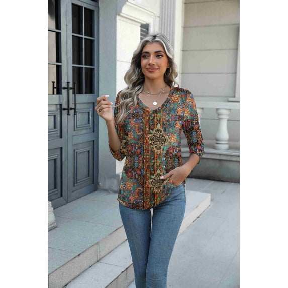 Arianwen - Blød bluse med V-udskæring og print