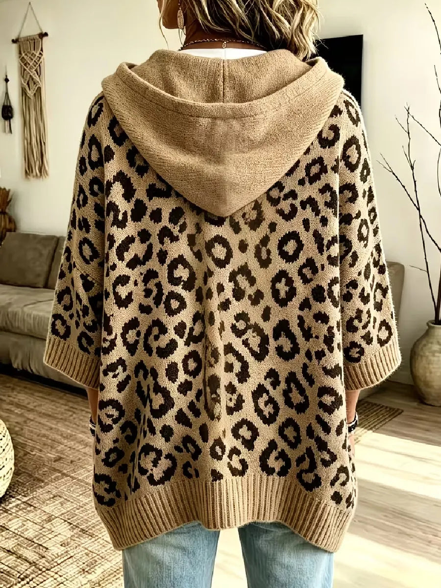 Jocasta - Oversize leopardmønstret strikket hættetrøje