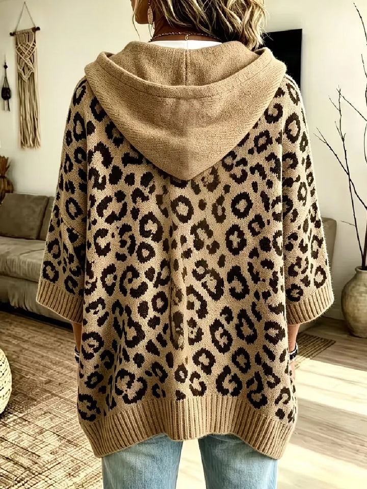 Jocasta - Oversize leopardmønstret strikket hættetrøje