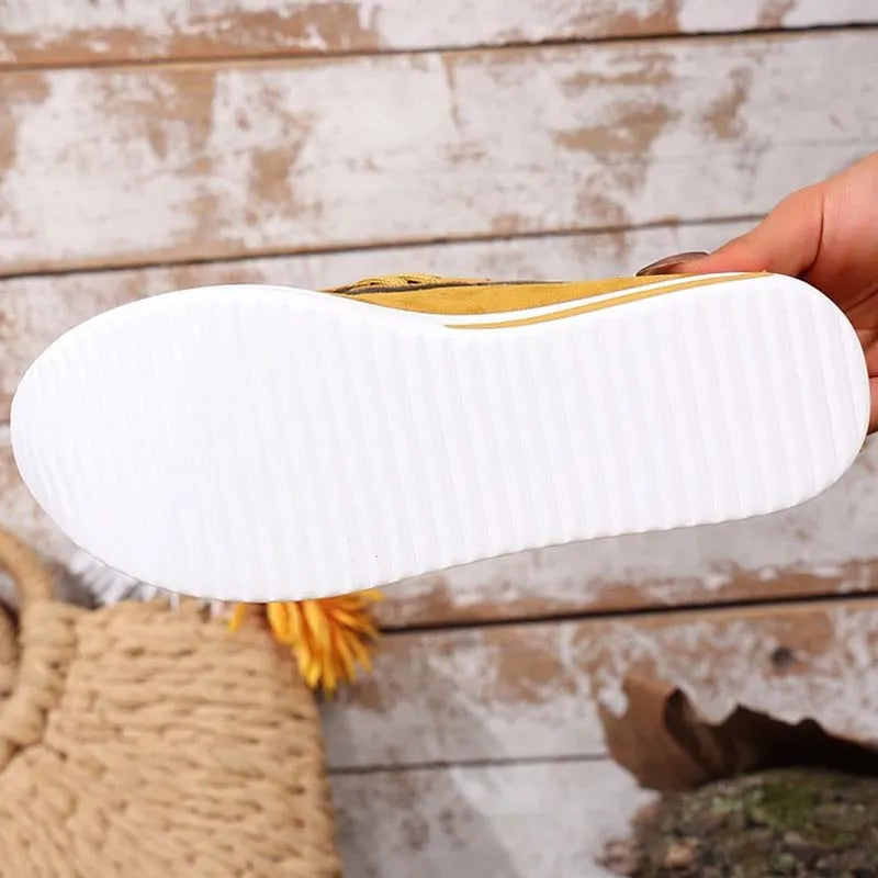 Eirwen - Polstrede sneakers med plateau og snørelukning