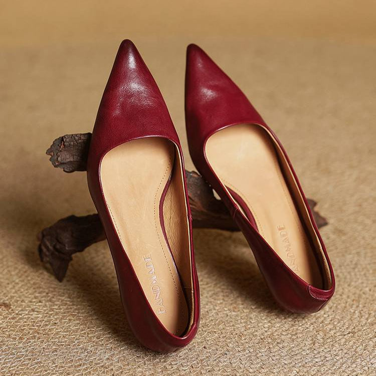 Serelina - elegante pumps med spids tå og kitten heel