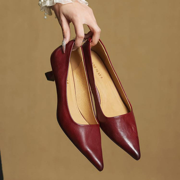 Serelina - elegante pumps med spids tå og kitten heel