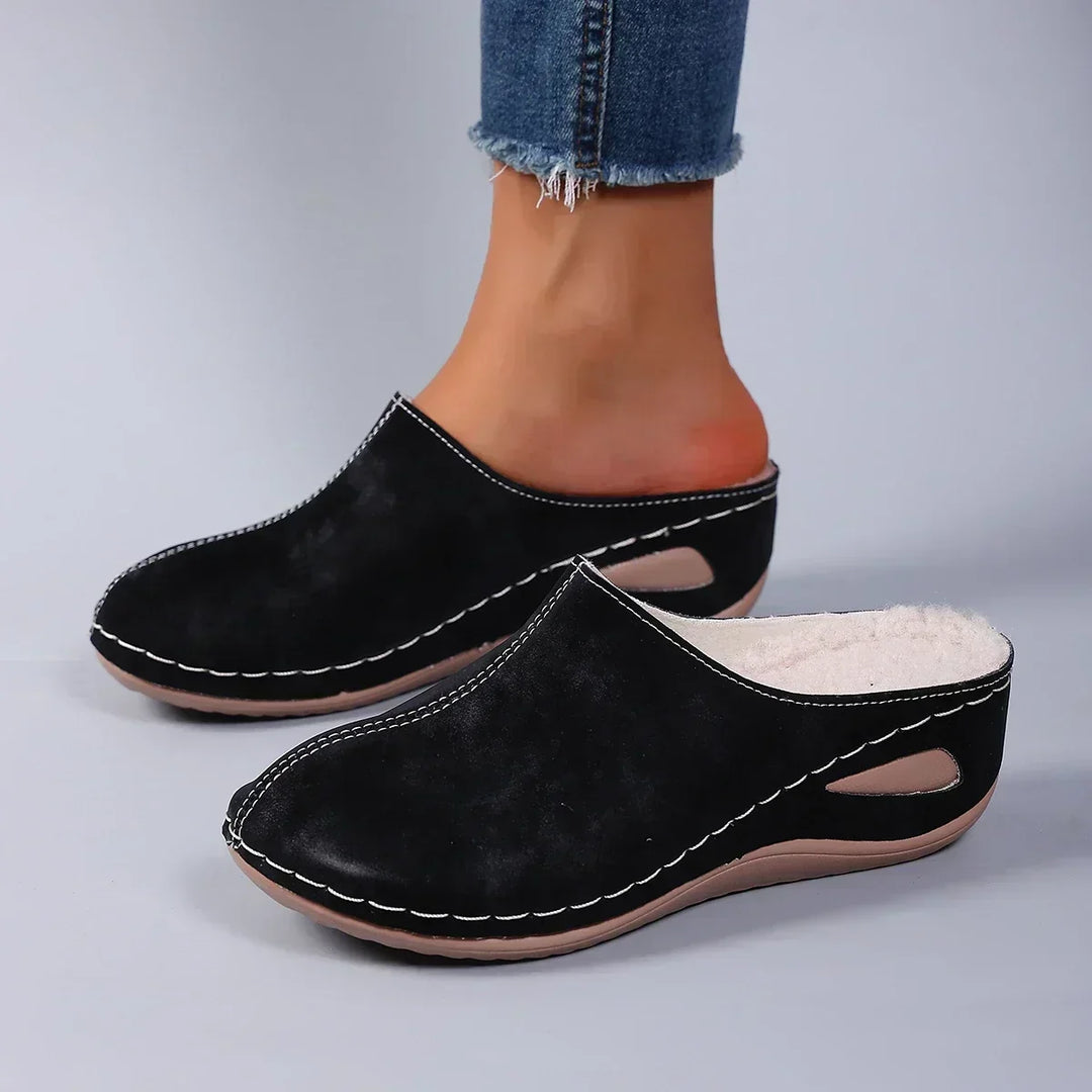 Arisca - Plyssede slip-on-tøfler