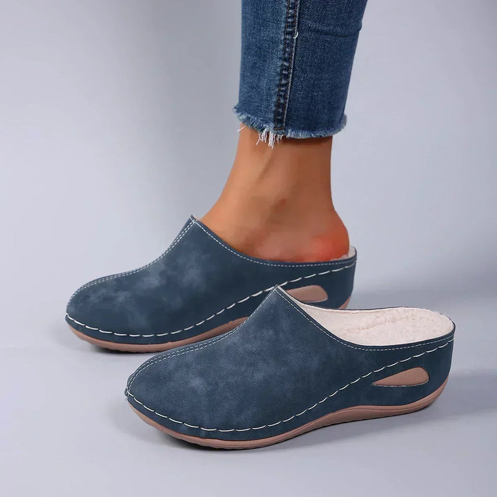 Arisca - Plyssede slip-on-tøfler