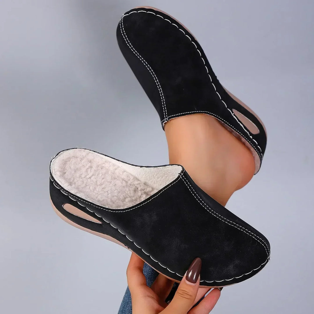Arisca - Plyssede slip-on-tøfler