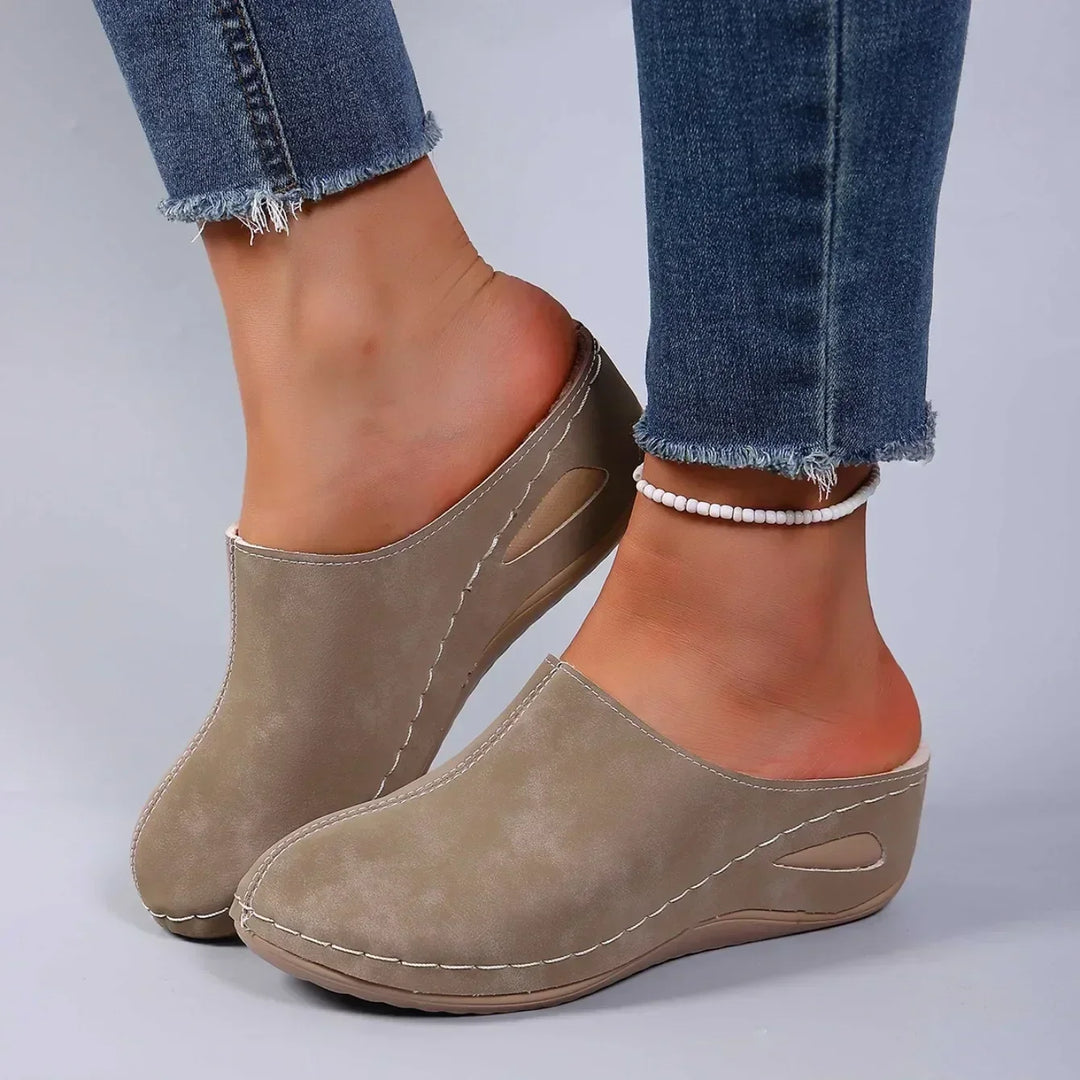Arisca - Plyssede slip-on-tøfler
