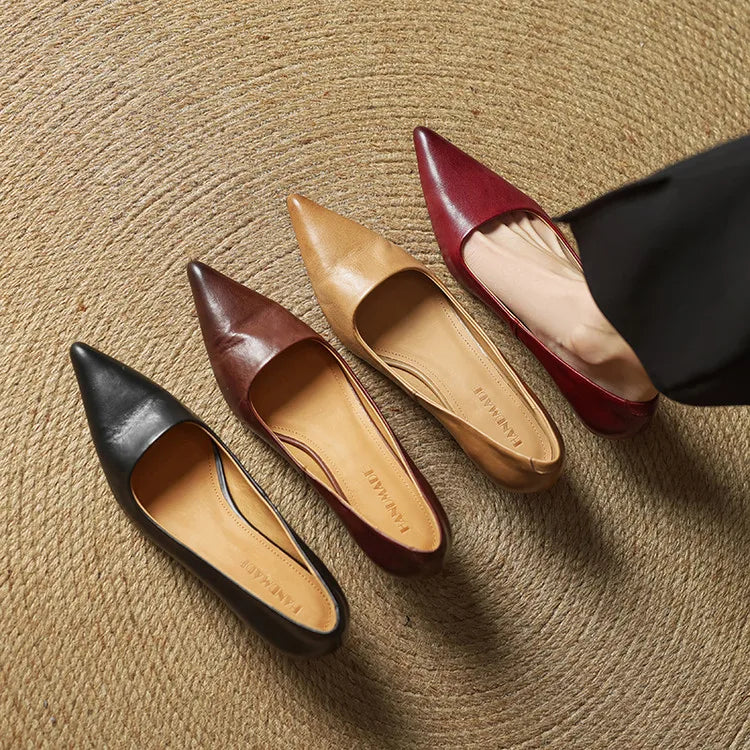 Serelina - elegante pumps med spids tå og kitten heel