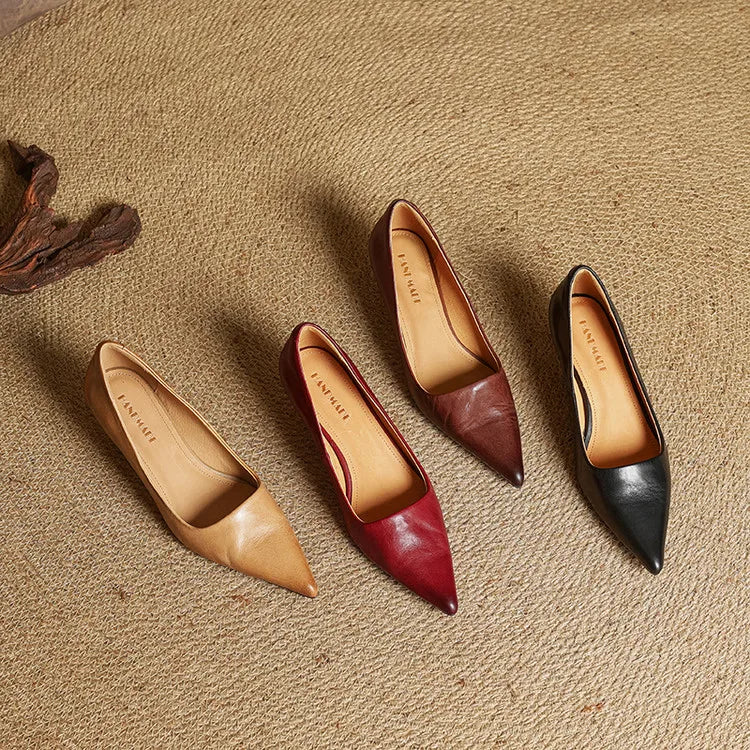 Serelina - elegante pumps med spids tå og kitten heel