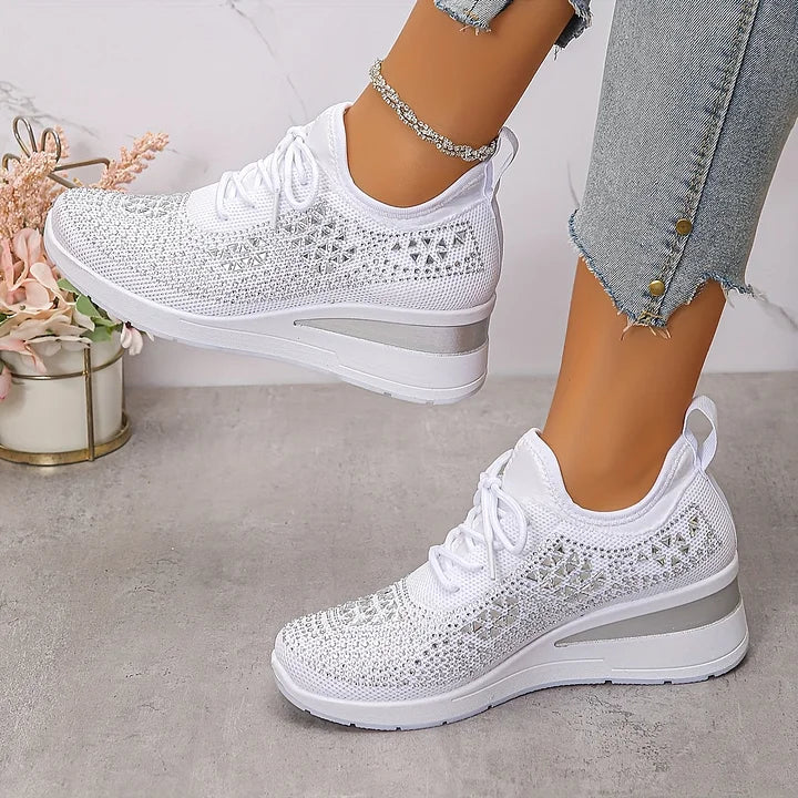 Lilia - Rhinstenbesatte kilehælede sneakers